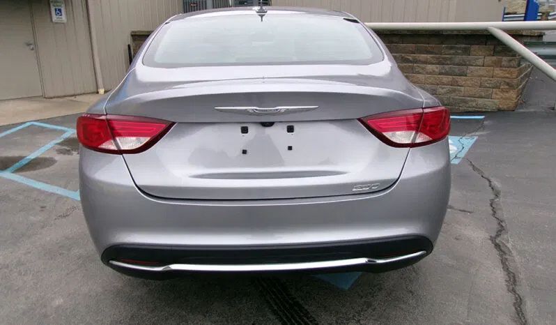 Used 2016 Chrysler 200 Limited w/ Convenience Group FWD image 4