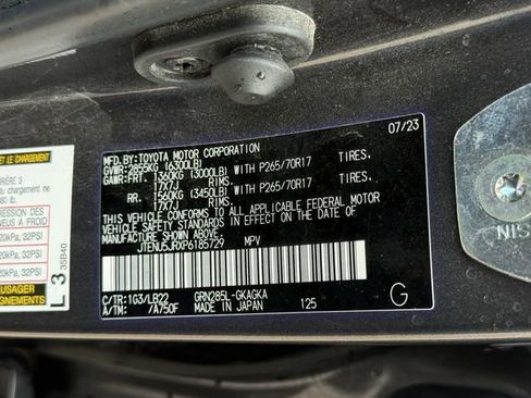 Used 2023 Toyota 4Runner SR5 Premium w/ Moonroof Package AWD/4WD image 39