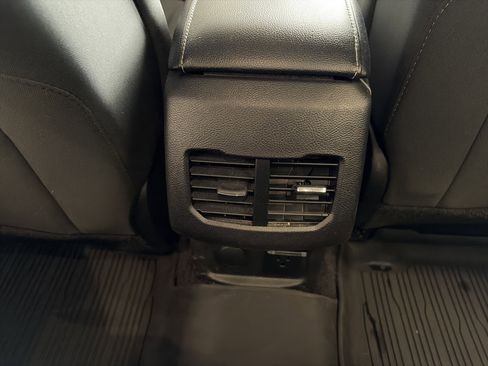 Used 2017 Ford Fusion SE image 25