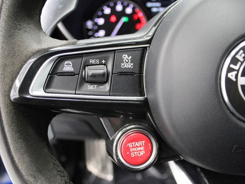 Used 2022 Alfa Romeo Giulia Quadrifoglio image 20