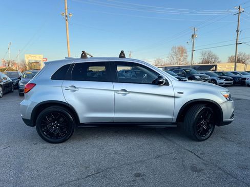 Used 2018 Mitsubishi Outlander Sport LE image 2