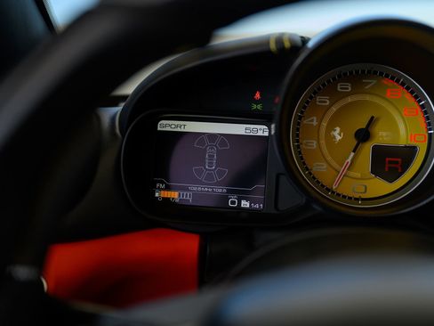 Used 2017 Ferrari California T image 57