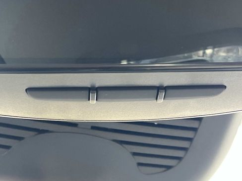 Certified 2025 Mercedes-Benz GLB 250 image 32