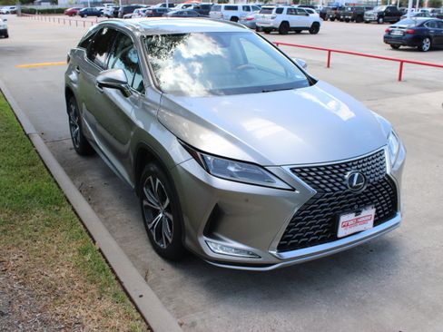 Used 2022 Lexus RX 350 FWD w/ Premium Package image 2