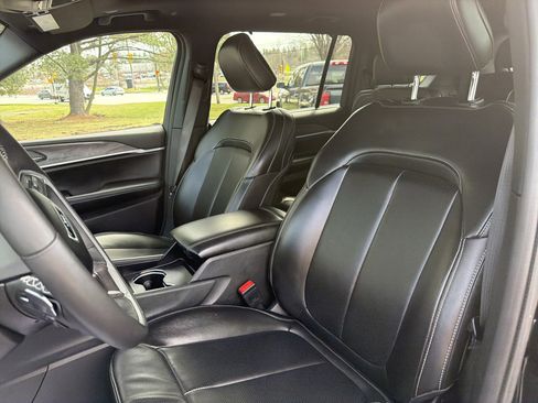 Certified 2024 Jeep Grand Cherokee L Limited w/ Luxury Tech Group II image 15