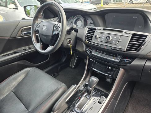 Used 2017 Honda Accord Sport Special Edition image 10