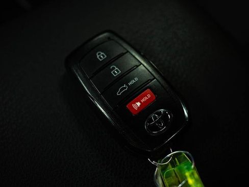 Used 2025 Toyota Camry SE image 23