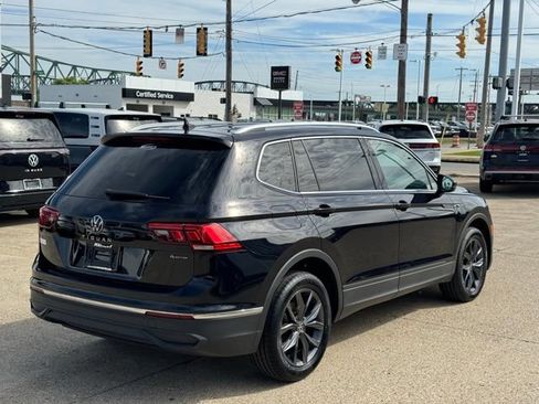 Used 2023 Volkswagen Tiguan SE AWD/4WD image 6