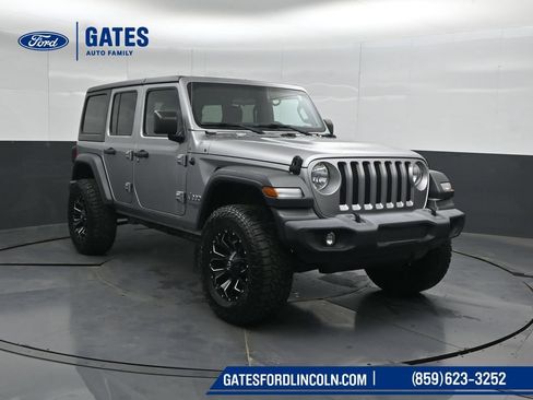 Used 2018 Jeep Wrangler Unlimited Sport AWD/4WD image 4