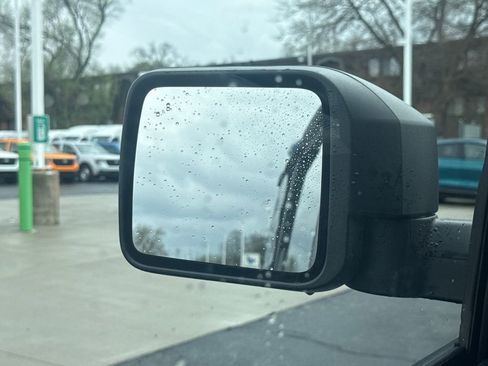 Used 2024 Ford Bronco Wildtrak image 28