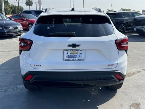 New 2026 Chevrolet Trax RS w/ Sunroof Package image 4