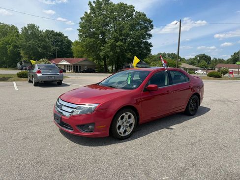 Used 2010 Ford Fusion SE FWD image 1