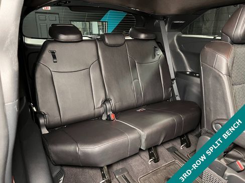 Used 2025 Toyota Sienna Platinum image 14