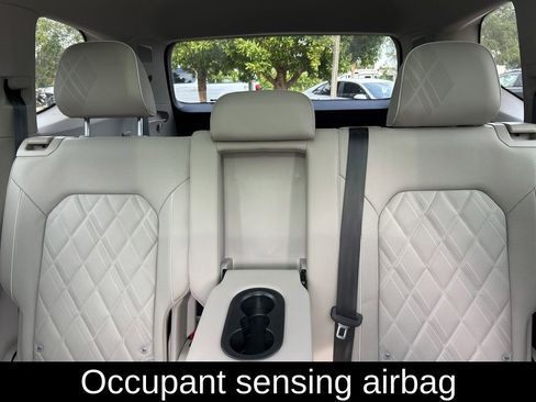 Certified 2025 Volkswagen Atlas SEL Premium R-Line image 14