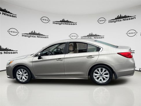 Used 2017 Subaru Legacy 2.5i Premium image 2