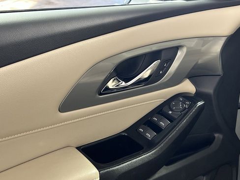 Used 2023 Chevrolet Traverse LS w/ Safety Package image 15