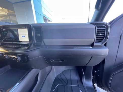 Used 2025 Chevrolet Silverado 2500 ZR2 w/ Technology Package image 29