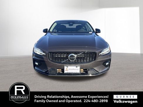 Used 2024 Volvo S60 B5 Core image 3