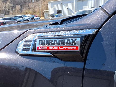 Used 2024 GMC Sierra 3500 SLT w/ SLT Premium Package image 5