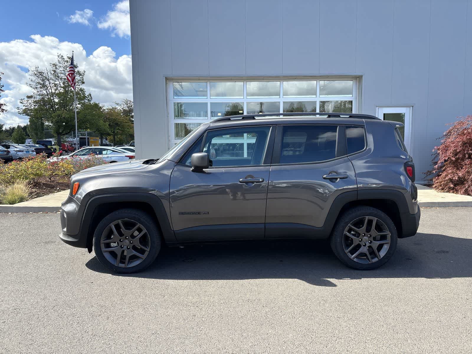 Used 2021 Jeep Renegade Latitude AWD/4WD image 2