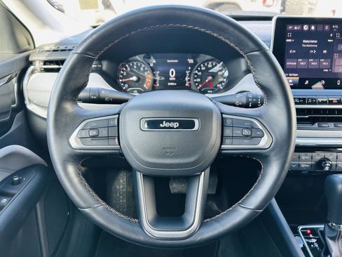 Used 2022 Jeep Compass Limited image 13