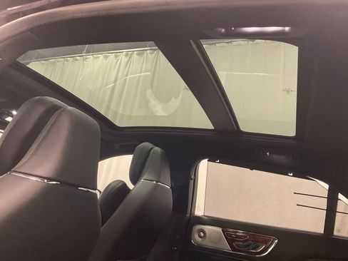 Used 2017 Lincoln Continental Reserve w/ Luxury Package AWD/4WD image 10