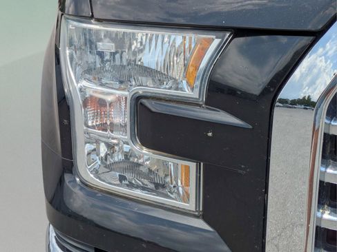 Used 2015 Ford F150 XLT w/ Equipment Group 302A Luxury AWD/4WD image 9