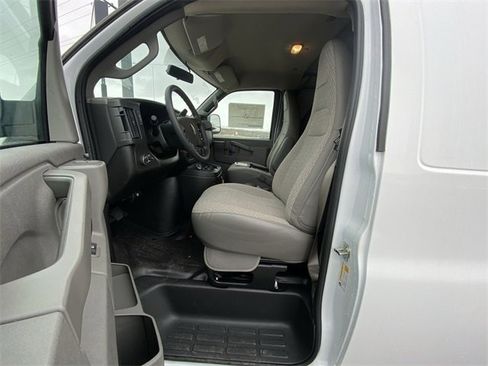 New 2025 Chevrolet Express 2500 w/ Driver Convenience Package image 11