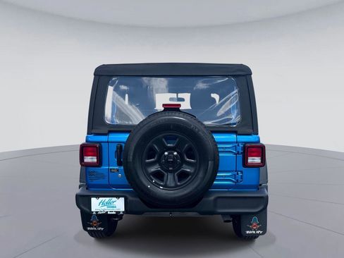 Used 2021 Jeep Wrangler Sport image 5