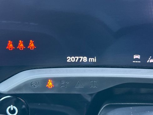 Used 2023 Porsche Taycan RWD image 25