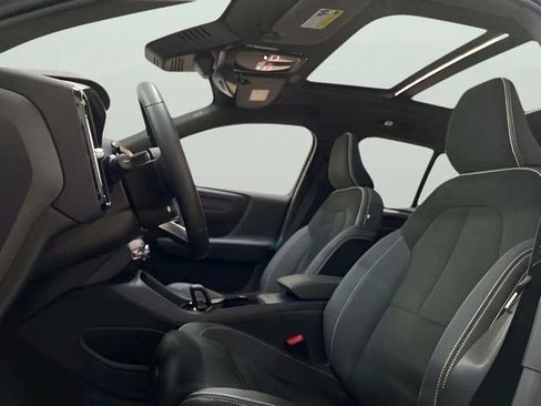 Used 2023 Volvo XC40 Recharge Ultimate AWD/4WD image 26
