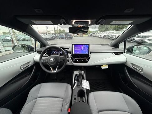 Used 2026 Toyota Corolla SE FWD image 9