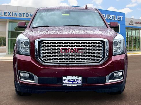 Used 2016 GMC Yukon Denali w/ Open Road Package image 3