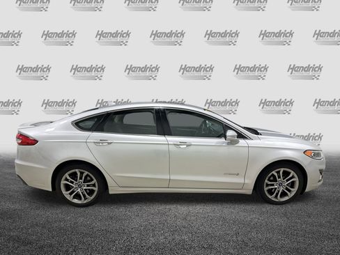 Used 2019 Ford Fusion Titanium image 11