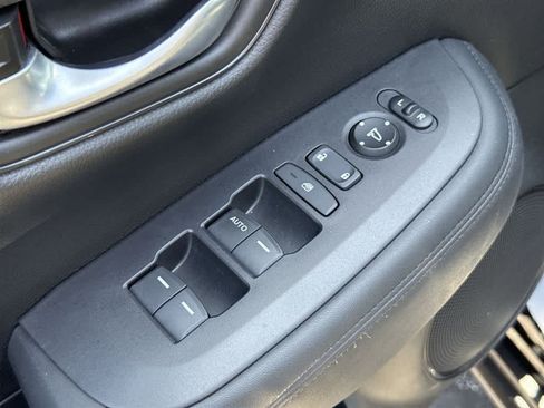 Certified 2023 Honda HR-V LX image 19