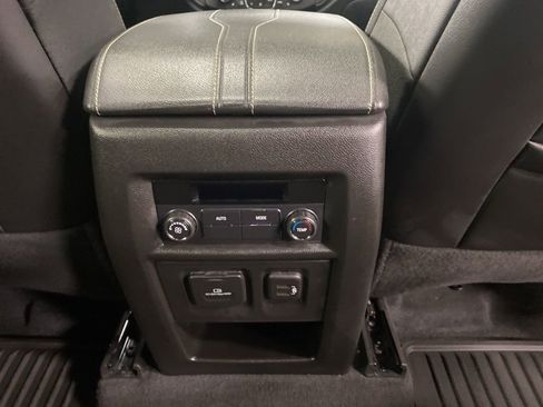 Used 2023 Chevrolet Traverse LT w/ LT Premium Package AWD/4WD image 20