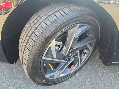 New 2026 Hyundai Elantra Limited FWD image 43