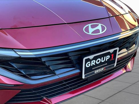 Used 2025 Hyundai Elantra SEL FWD image 30