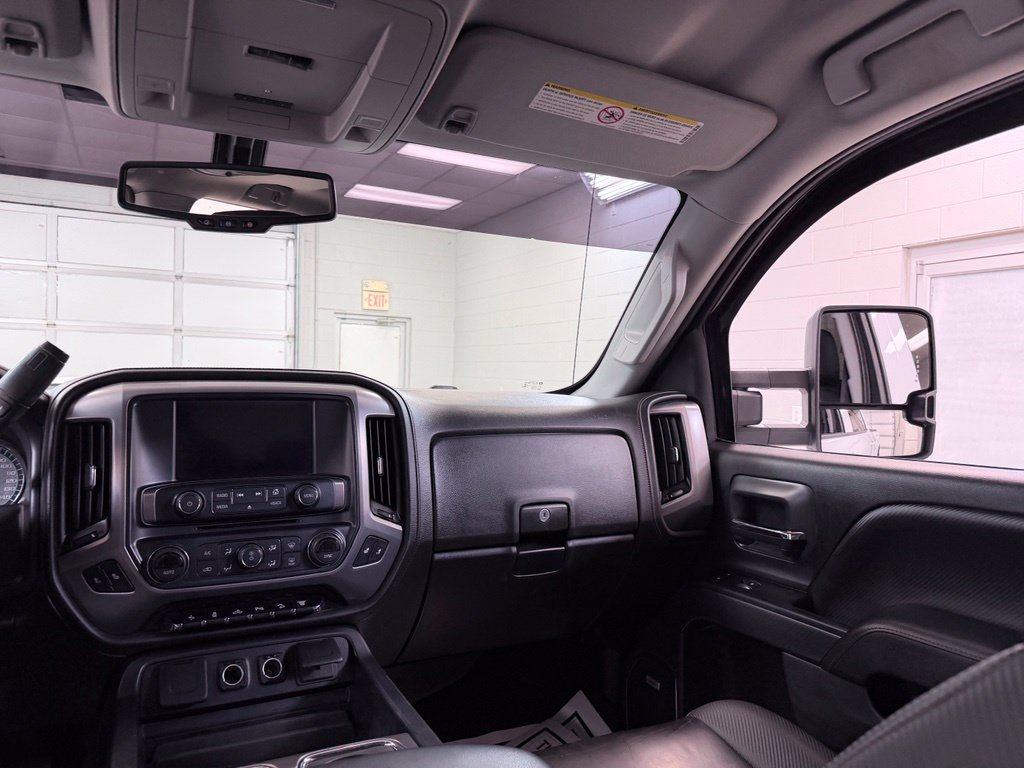 Used 2018 GMC Sierra 2500 SLT w/ Duramax Plus Package AWD/4WD image 30