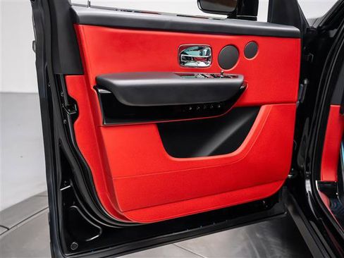 Used 2021 Rolls-Royce Cullinan AWD/4WD image 28
