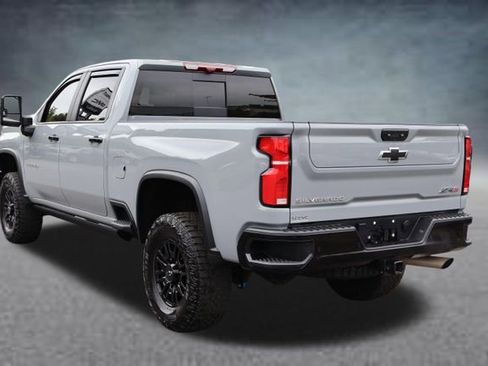 Used 2025 Chevrolet Silverado 2500 ZR2 w/ Technology Package AWD/4WD image 21