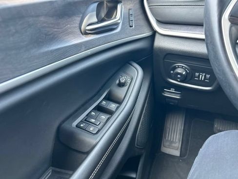 Used 2021 Jeep Grand Cherokee L Limited AWD/4WD image 13