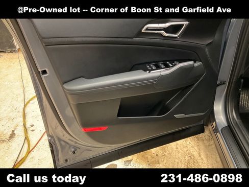 Used 2025 Kia Sportage EX AWD/4WD image 15