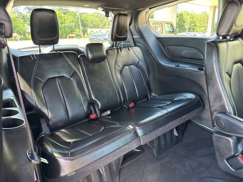 Used 2025 Chrysler Pacifica Select FWD image 43