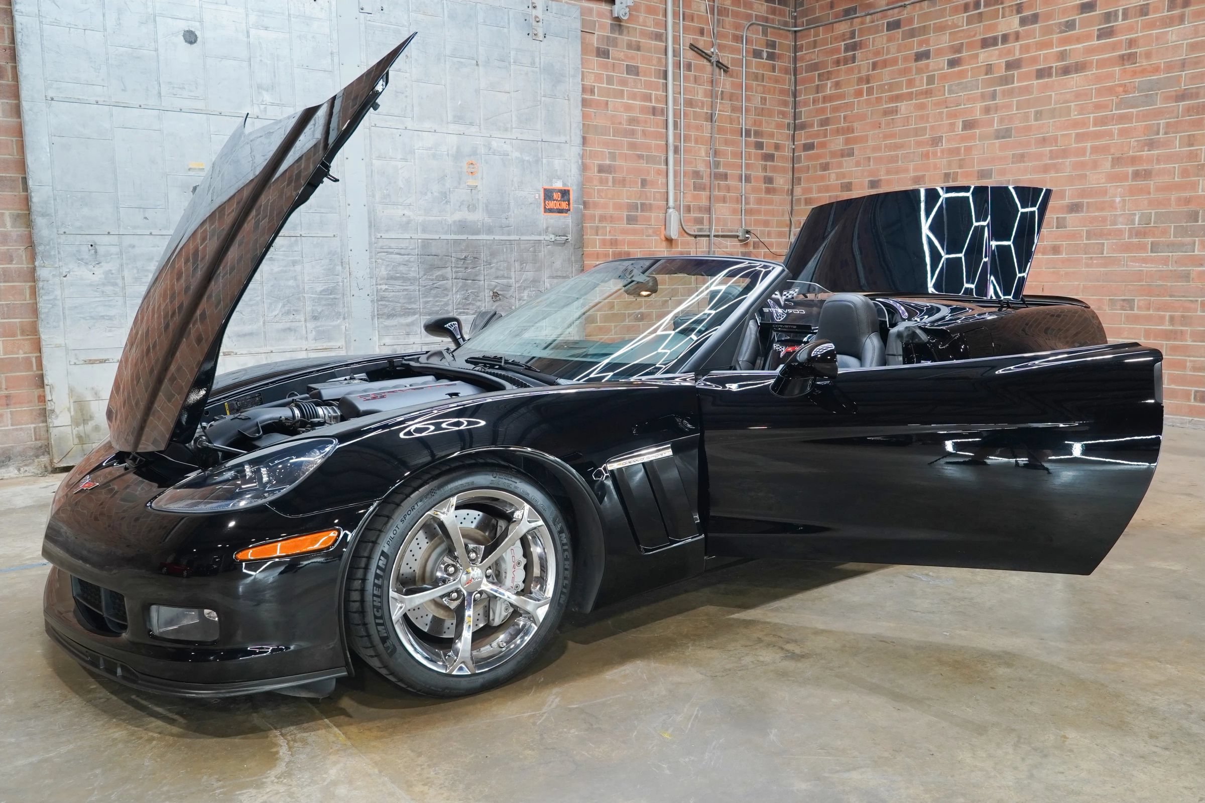 Used 2011 Chevrolet Corvette Grand Sport w/ Preferred Equipment Group RWD image 25