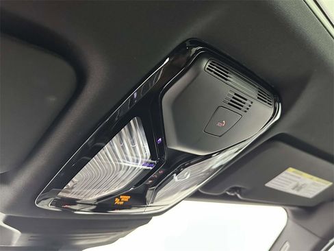 Used 2025 BMW X6 M60i w/ Parking Assistance Package image 30