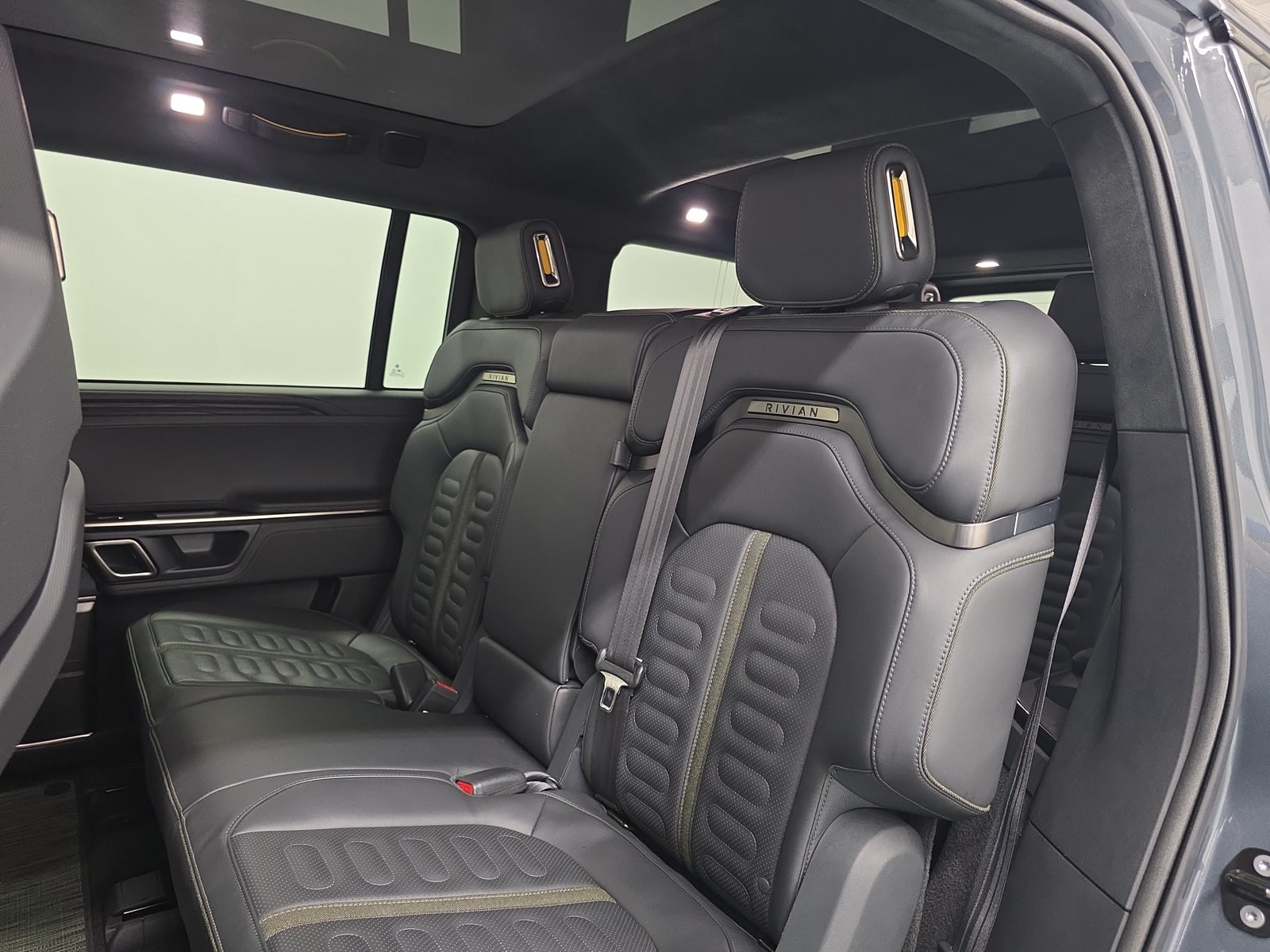 Used 2022 Rivian R1S Launch Edition Quad AWD/4WD image 21