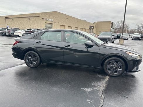 Used 2023 Hyundai Elantra SEL image 28