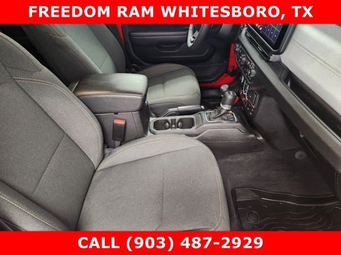 Used 2025 Jeep Wrangler Unlimited Sport AWD/4WD image 9