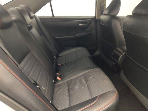 Used 2015 Toyota Camry SE FWD image 19